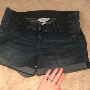 Maternity shorts